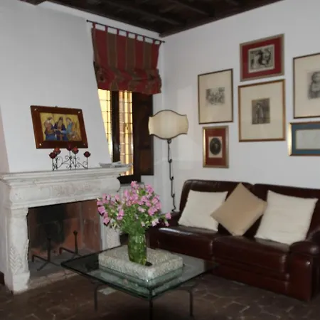 Campo Dei Fiori Jewel Apartment
