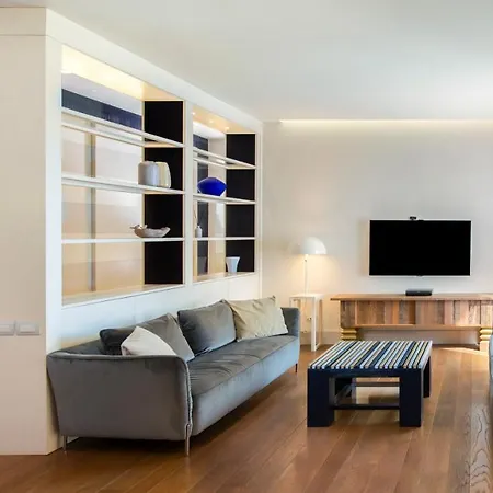 Roman Jewel Elegant Apartment Near The Center
