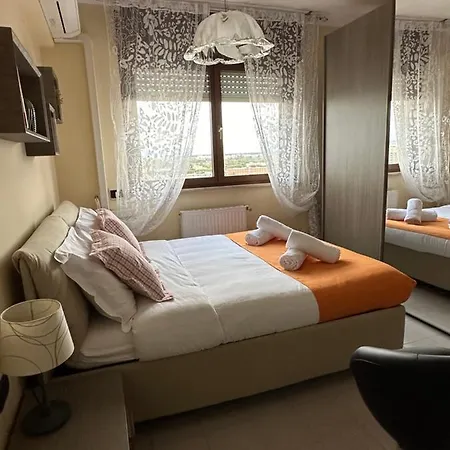 The House Of Sunsets Apartment