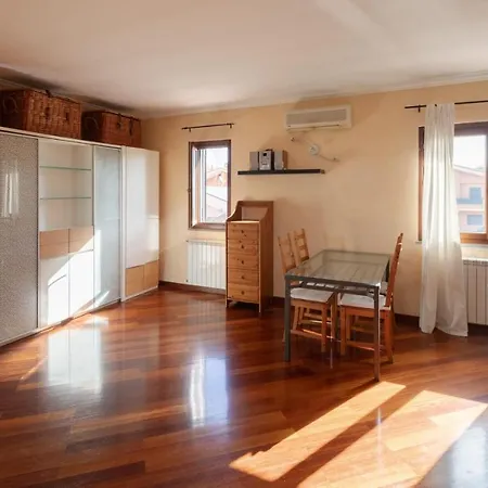 Moonlight In Rome Apartment