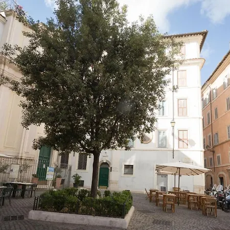 Campo De Fiori Grotto Apartment