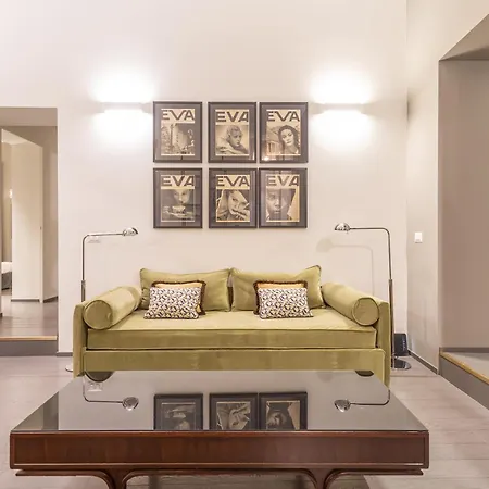 Spanish Steps Deluxe Apartment