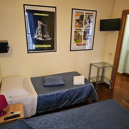 Aida Trevi Fountain Rome Apartment