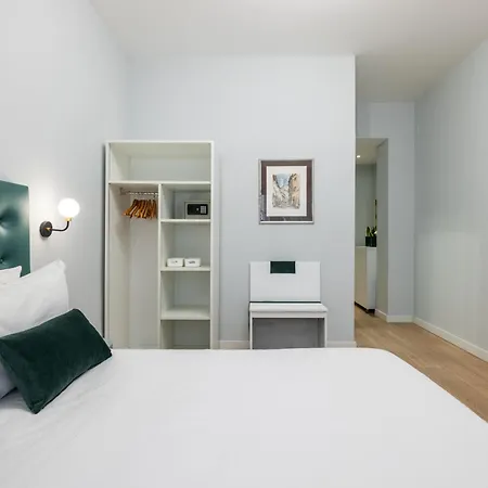 Отель Domus Bella Roma