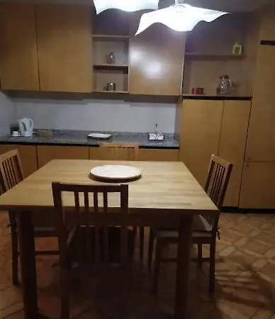 Appartamento Confortevole, Con Parcheggio Gratuito