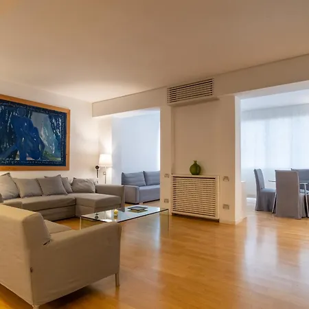 Attic With Terrace And Jacuzzi - Luxury Apartment