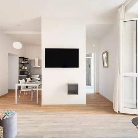 Vatican Lovely 2Br Apartment With Terrace