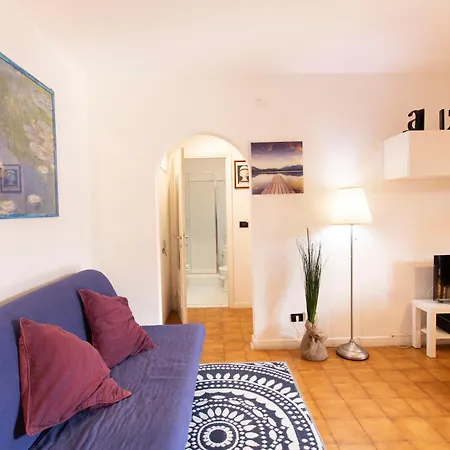 Up House Apartment