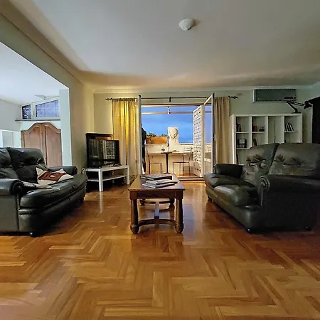 Appartamento Anno Domini 120 Sqm, Large, Elegant, Near Center