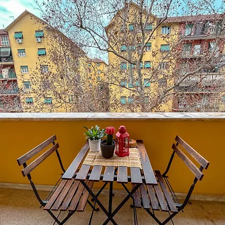 Large Apartment Well Connected To Roma Historic Center With Metro A, Ac, Wi-Fi