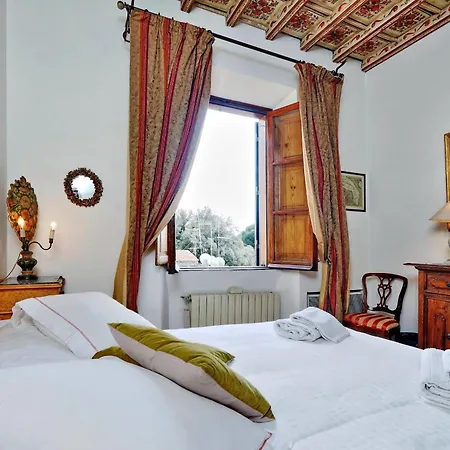 Апартаменты Treasurerome Daphne Terrace