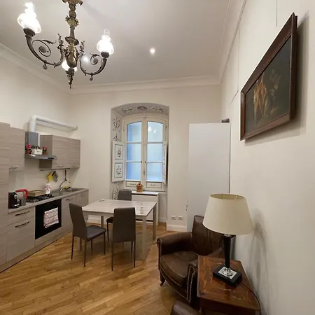 מלון Casa Claudia Giulio Cesare