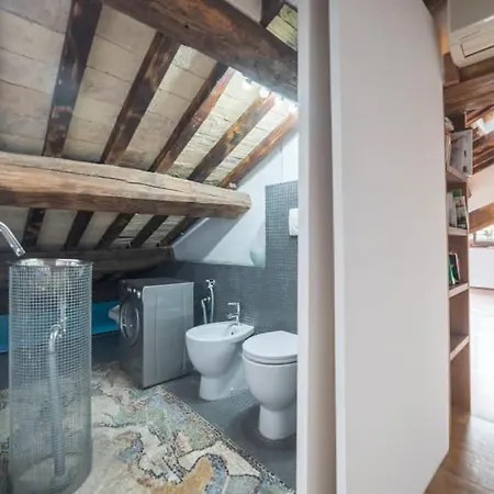 Ferienwohnung Pantheon Charming Penthouse