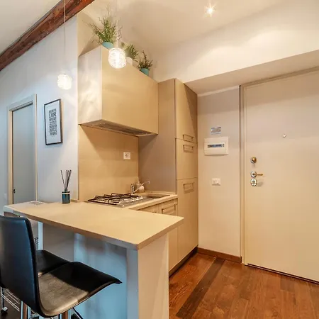 Ad Un Passo Da Piazza Di Pietra - Mini House Apartment