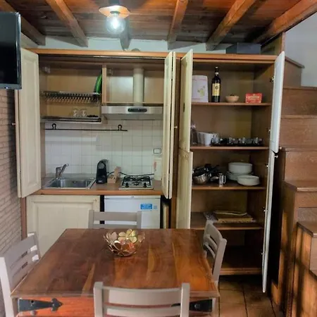 Monti Wood Loft Apartment