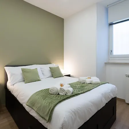 {10 Minutes From Centre} Free Wi-Fi & Netflix Apartment