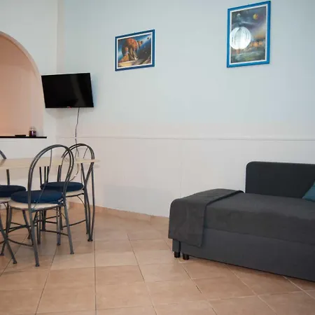 Trio Apartment