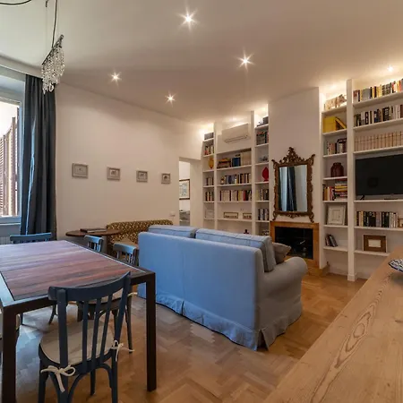 Castel Sant'Angelo Elegant Chic Apartment
