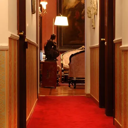 Residenza Frattina Hotel