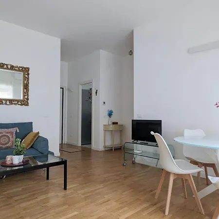 Alma Domus Apartment
