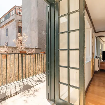 Piede Charming Apartment
