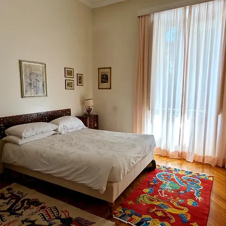 Beautiful 2-Bed Apartment In Roma