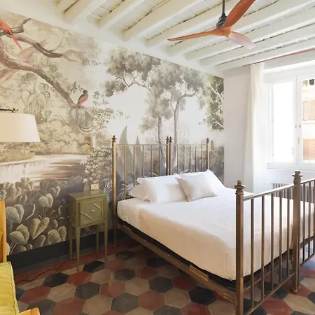 Charming Design Apartment In Monti