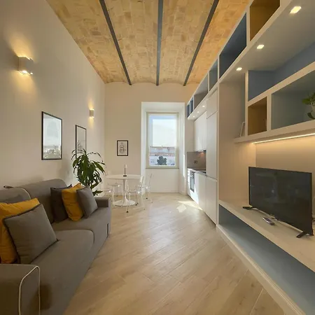 Vatican Hill Apt