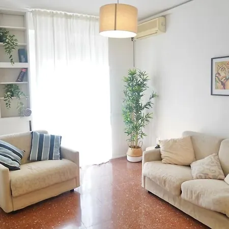 Domus Piramide Apartment