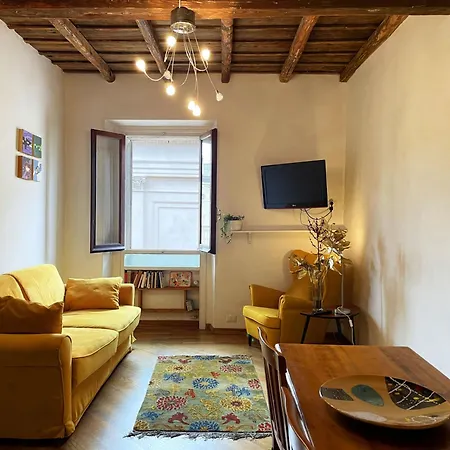 Historical Central Rome Flat