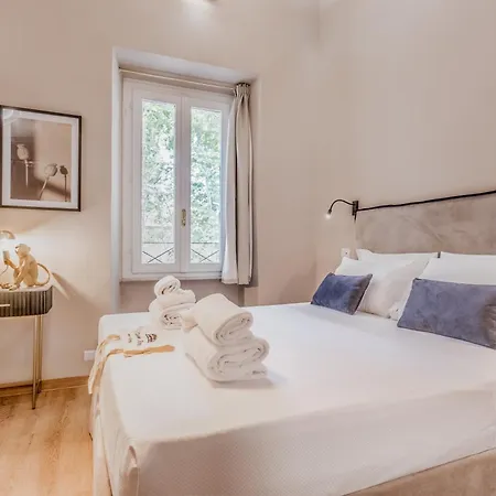 Queen Of Rome Luxury Rooms
