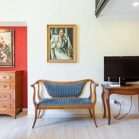 Elegant Suites In Rome