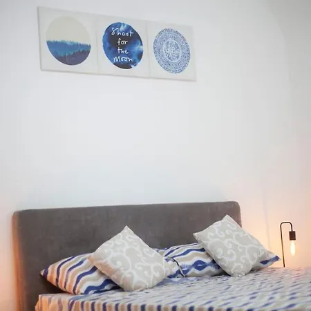 Ludovisi Seminterrato Loft Apartment