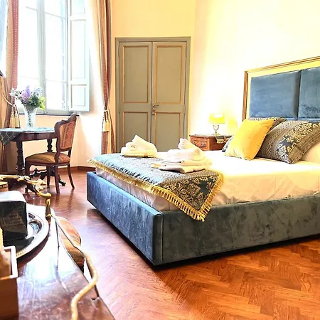 Veronica Suite