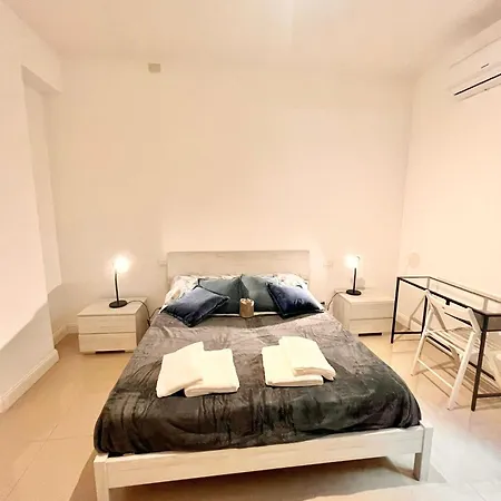 Double Room With Private Bathroom In Shared Apartment