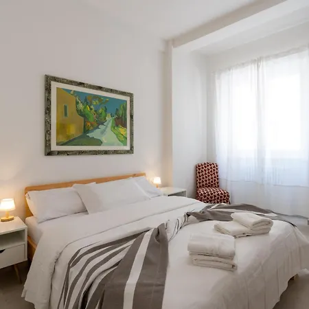Central Luxury Apartment - Colosseo 10 Min