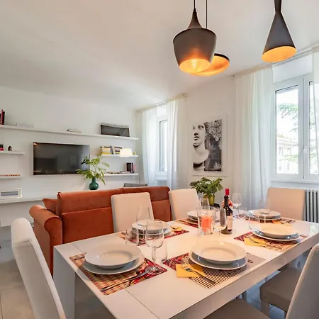 Great Opera House Apartment