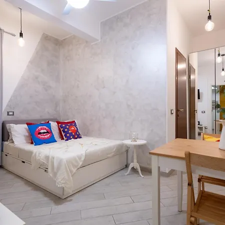 Stanza Comoda E Silenziosa Con Bagno Privato E Area Lavoro E Relax
