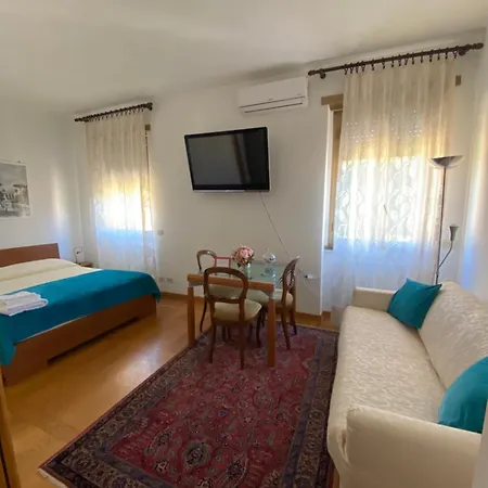 Piazza Del Popolo - Attico Apartment