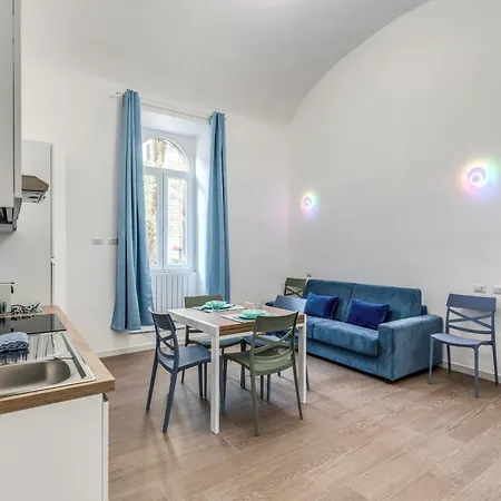 Domus Alessandro City Apartment