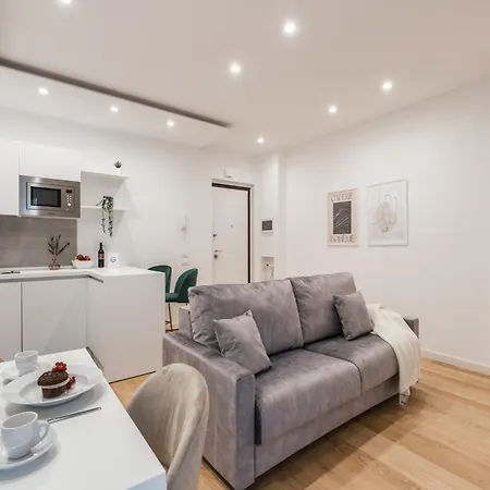 The Best Rent - Modern One-Bedroom Apartment In The Cipro Area