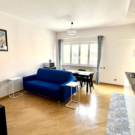 Domus Metro B1 Apartment