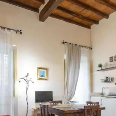 Piazza Navona Apartment
