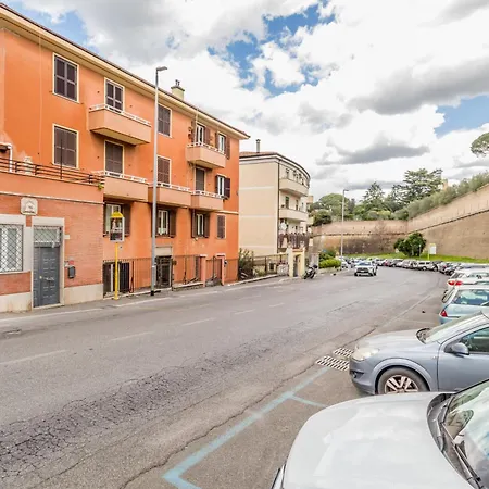 Vatican House Entire Apartment With 2 Bedrooms & 2 Wi-Fi