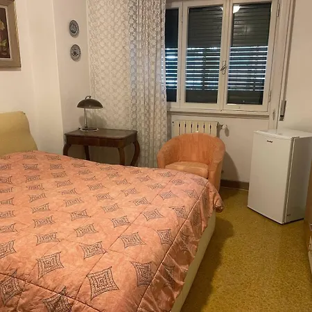 Grande Stanza Con Letto Matrimoniale Bagno Privato Zona San Paolo-Trastevere-Roma Tre 