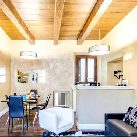 Spanish Steps Boutique Apartment