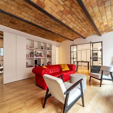 Luxury 3 Beds 3 Baths, Few Steps From City Center