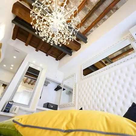 Domus Spagna Frattina Guest House