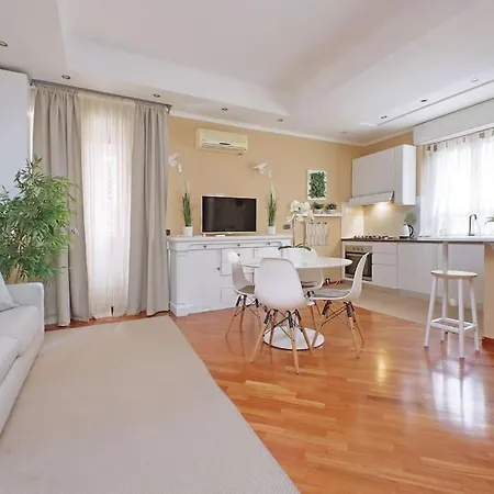 Lucky Domus Tuscolano Apartment