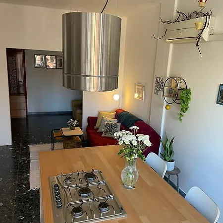 -100M Metro A- Nice Balcony E Open Space